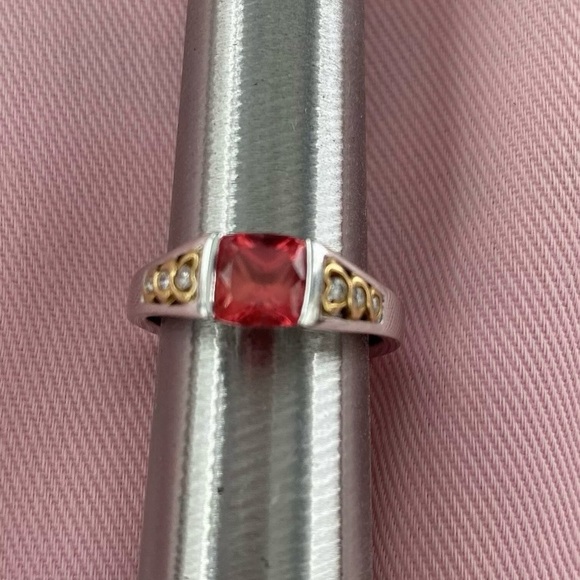 14k white gold. 22k gold 6 small diamonds cushion cut Padparadscha. Size 6 1/2